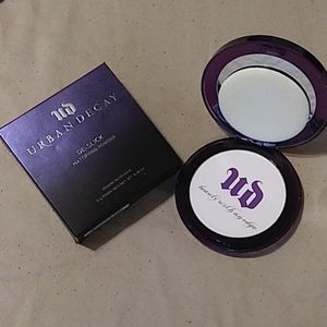 New Urban Decay De-Slick Mattifying Powder
